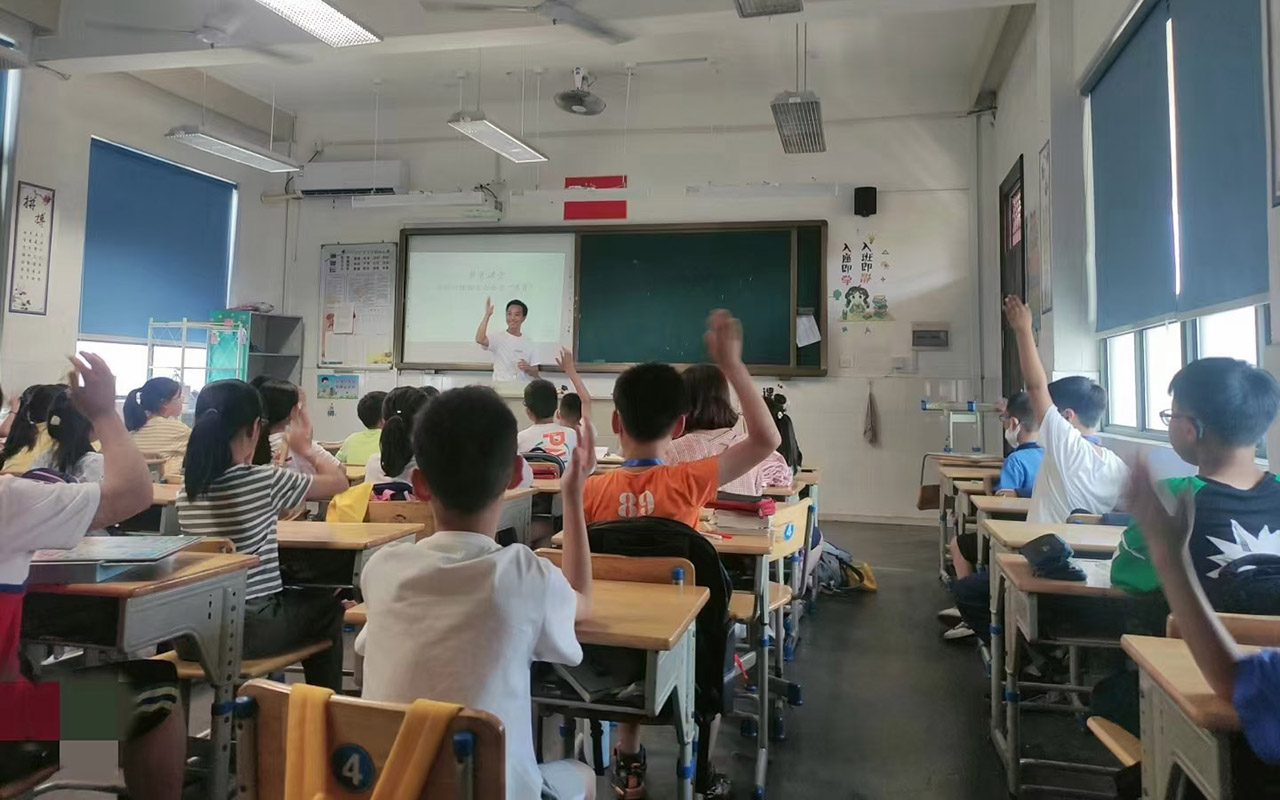 尼玛冯家小学